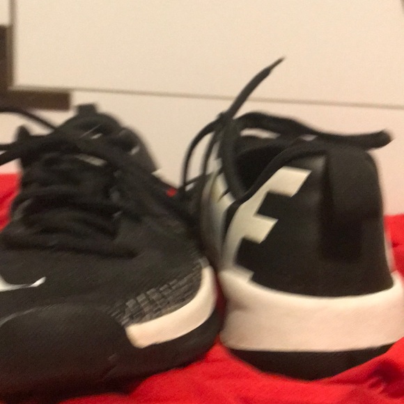 Nike shoes - Picture 2 of 2